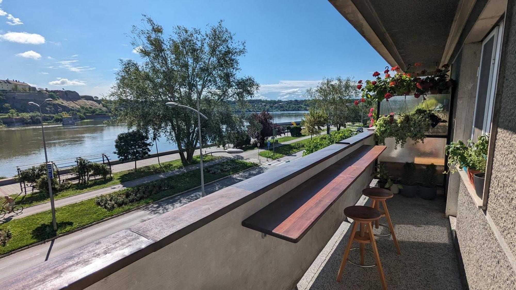 Center, Private Garage, Danube & Fortress, 3 Bdrm 2 Bath Novi Sad Exteriör bild